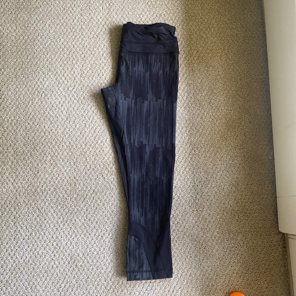 Lulu cropped leggings size 4